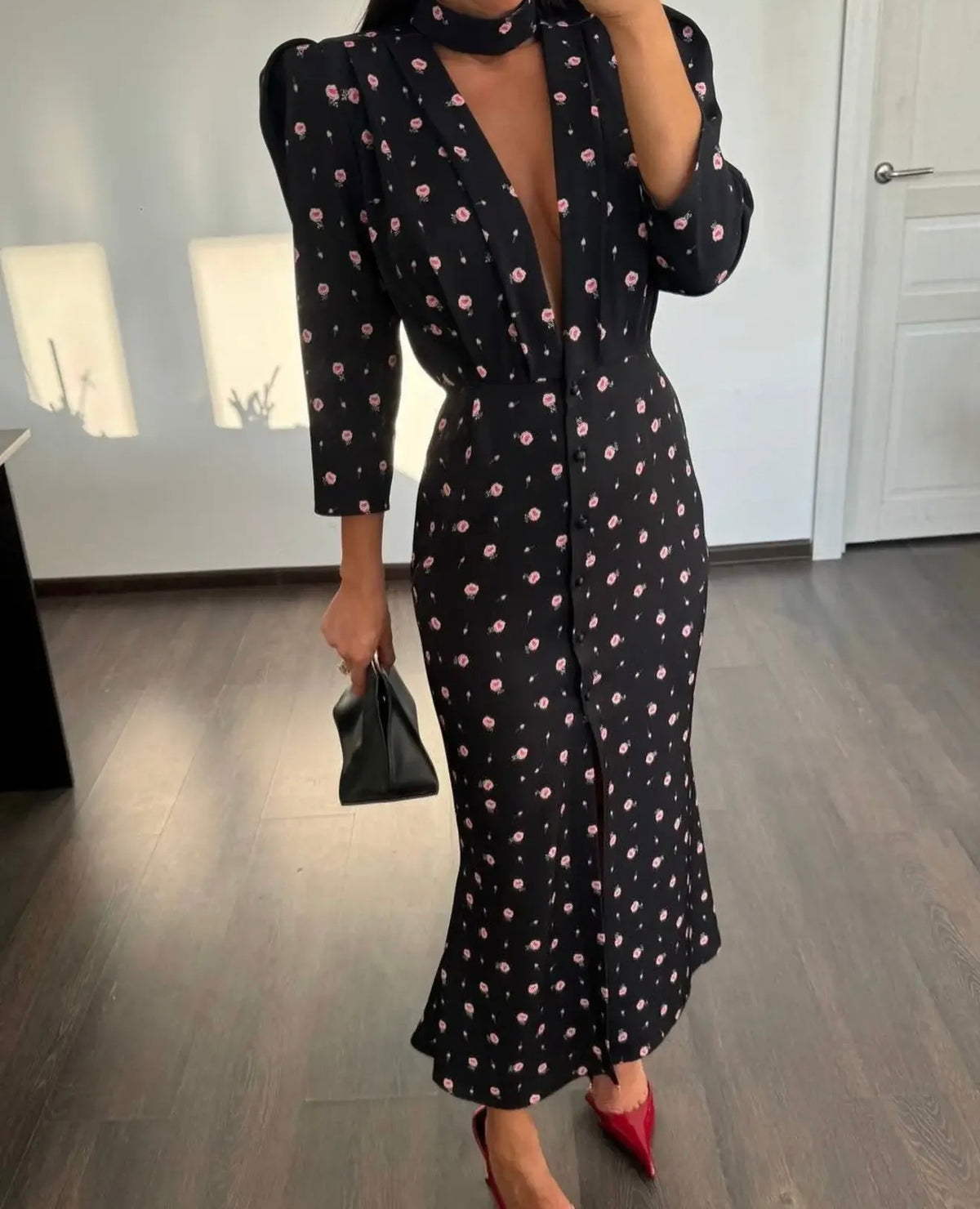 Elegantiška juoda suknelė